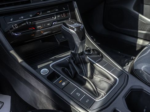 Certified 2025 Volkswagen Jetta SE FWD image 20