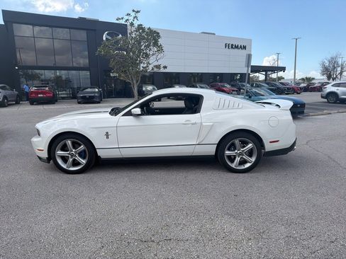 Used 2010 Ford Mustang GT image 11