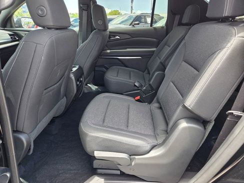 Used 2025 Chevrolet Traverse LT w/ Midnight/Sport Edition FWD image 6