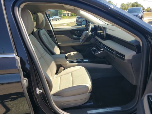 Certified 2024 Lincoln Corsair Reserve w/ Equipment Group 201A AWD/4WD image 9