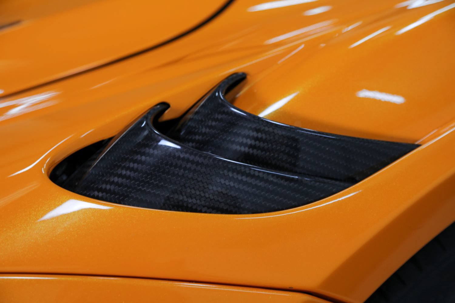 Used 2021 McLaren 765LT RWD image 16