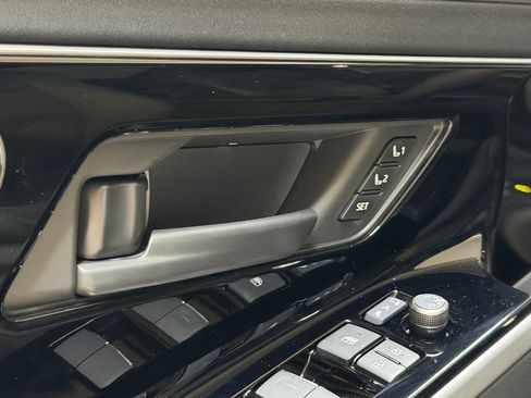 Used 2024 Subaru Solterra Touring w/ Touring Package image 23