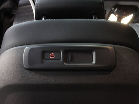 Used 2023 BMW X6 xDrive40i w/ M Sport Package image 34