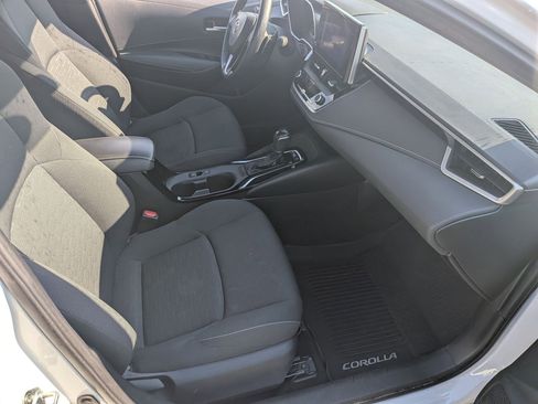 Used 2023 Toyota Corolla SE image 32