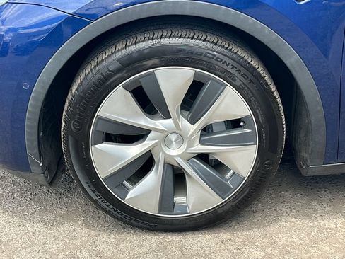 Used 2021 Tesla Model Y Long Range AWD/4WD image 11