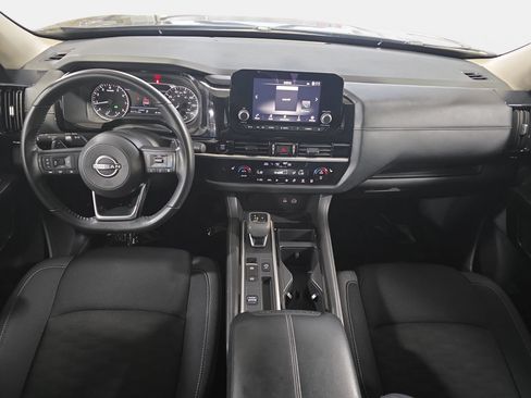 Used 2025 Nissan Pathfinder SV FWD image 9