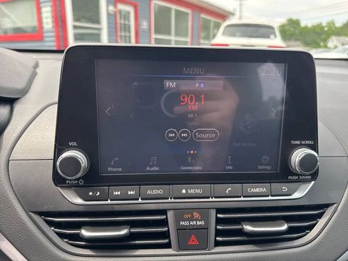 Used 2022 Nissan Altima 2.5 SV image 17