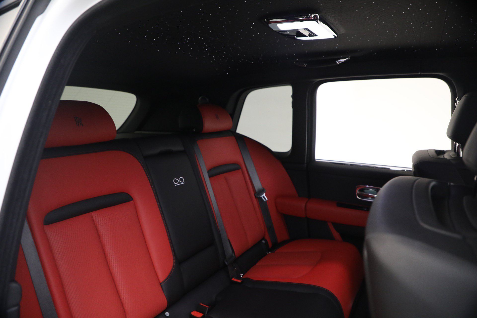 Certified 2020 Rolls-Royce Cullinan Black Badge AWD/4WD image 24