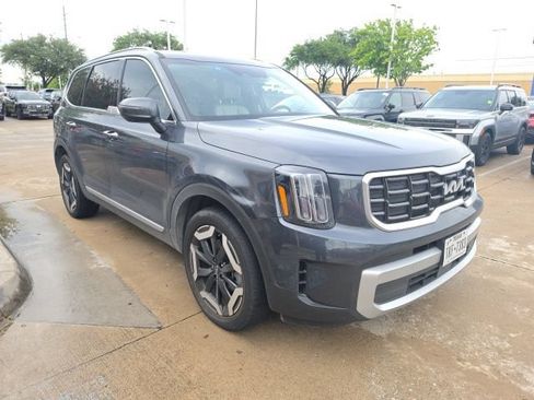 Used 2024 Kia Telluride S FWD image 4