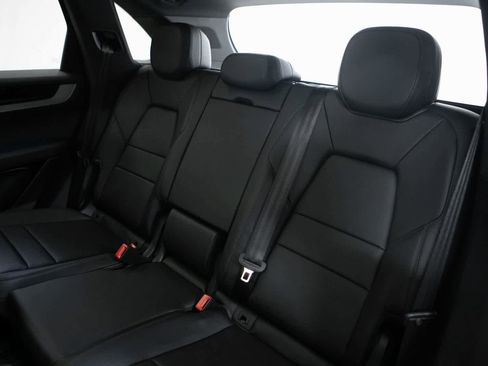New 2026 Porsche Cayenne image 31