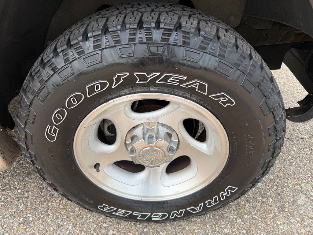 Used 2001 Ford Explorer Eddie Bauer AWD/4WD image 15