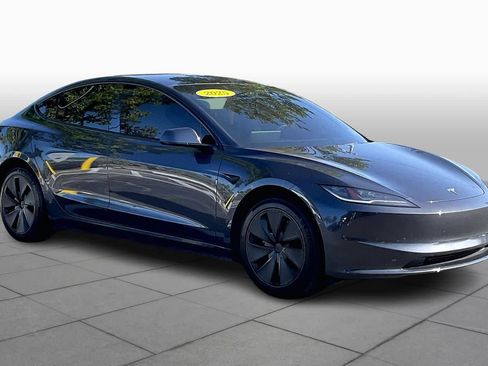 Used 2025 Tesla Model 3 Long Range image 2