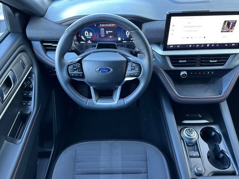Certified 2025 Ford Explorer ST-Line w/ ST-Line Street Pack image 15