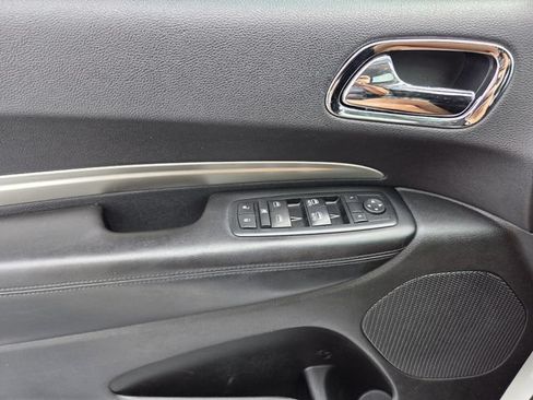 Used 2017 Dodge Durango SXT w/ 3rd Row Seating Group RWD image 19