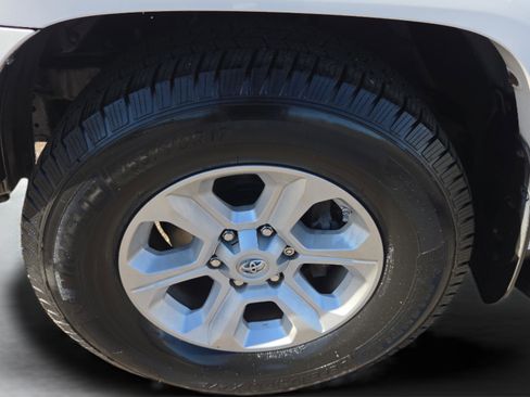 Used 2015 Toyota 4Runner SR5 image 31