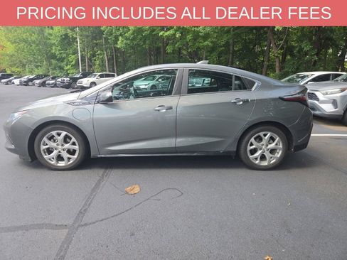Used 2017 Chevrolet Volt Premier w/ Driver Confidence Package FWD image 4