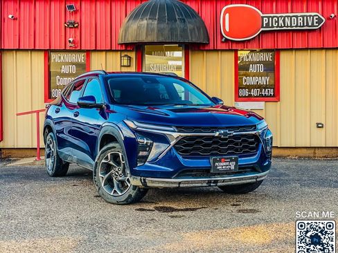 Used 2024 Chevrolet Trax LT w/ Driver Confidence Package image 1