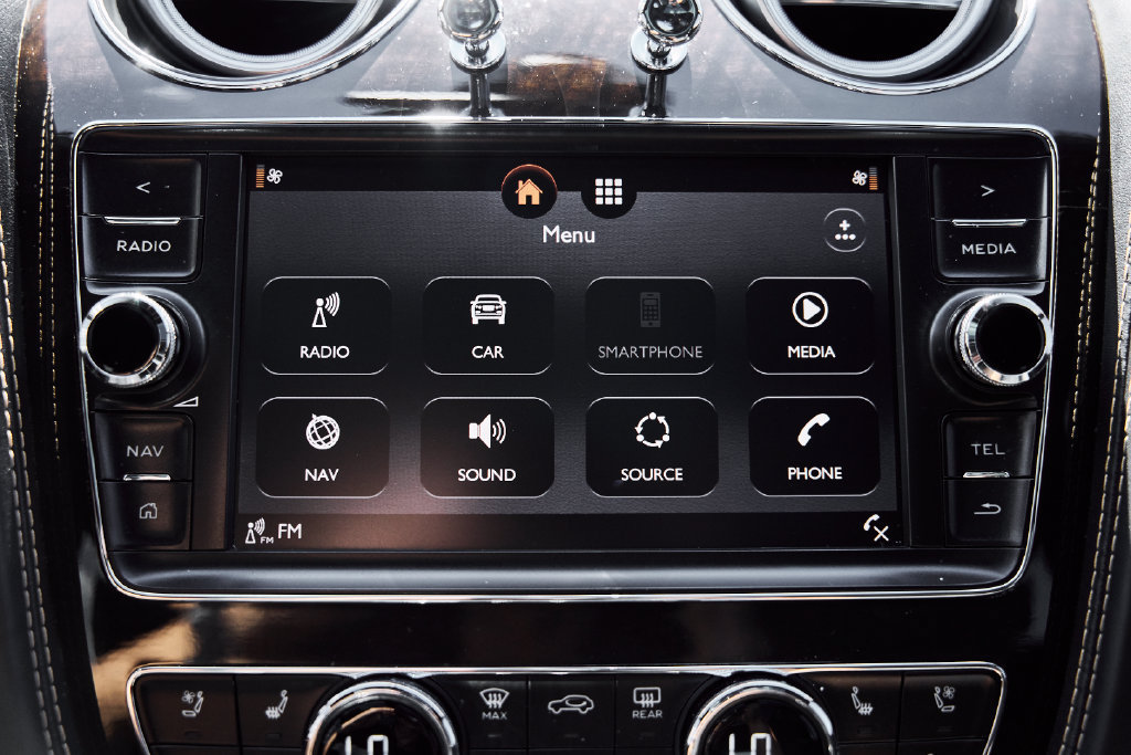 Used 2017 Bentley Bentayga AWD/4WD image 68