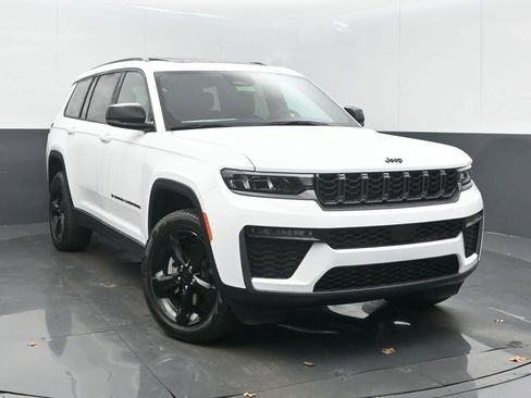 New 2026 Jeep Grand Cherokee L Limited w/ Limited Altitude Package AWD/4WD image 2