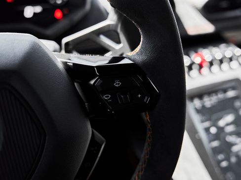 Used 2023 Lamborghini Huracan Sterrato image 59