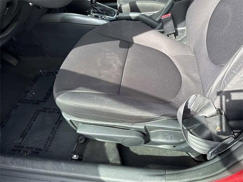 Used 2013 Kia Forte EX image 15