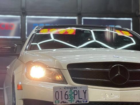 Used 2013 Mercedes-Benz C 250 Coupe image 3