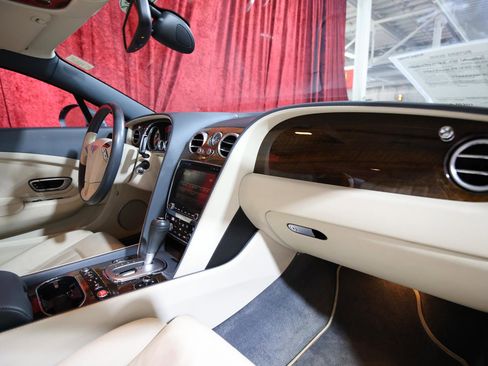 Used 2013 Bentley Continental GT w/ Color Specification Pkg image 21