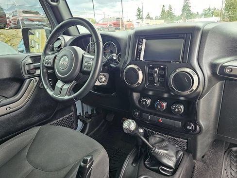 Used 2015 Jeep Wrangler Unlimited Sport w/ Quick Order Package 23S AWD/4WD image 12
