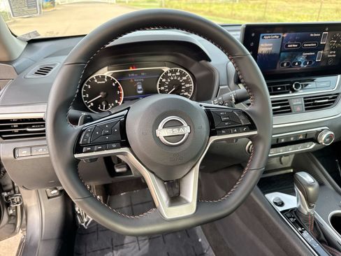 Used 2026 Nissan Altima 2.5 SR FWD image 14
