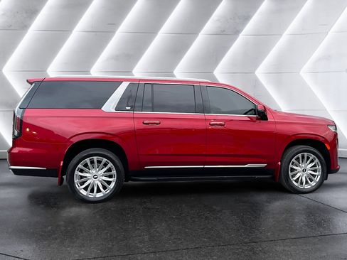 Used 2023 Cadillac Escalade ESV Premium Luxury image 7