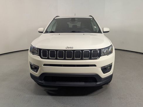 Used 2018 Jeep Compass Latitude w/ Popular Equipment Group FWD image 2