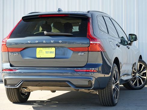 Used 2023 Volvo XC60 B5 Plus w/ Climate Package image 5