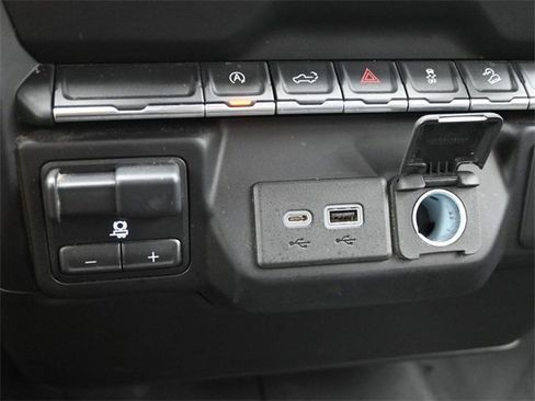 Used 2020 Chevrolet Silverado 1500 RST image 30