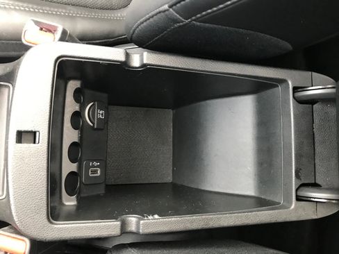 Used 2019 Jeep Cherokee Limited w/ Technology Group image 36