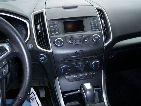 Used 2017 Ford Edge SEL image 8