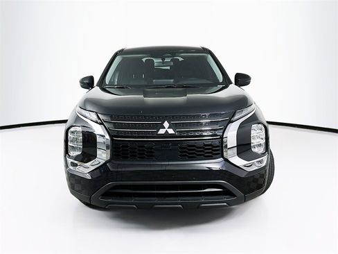 Used 2024 Mitsubishi Outlander ES image 5