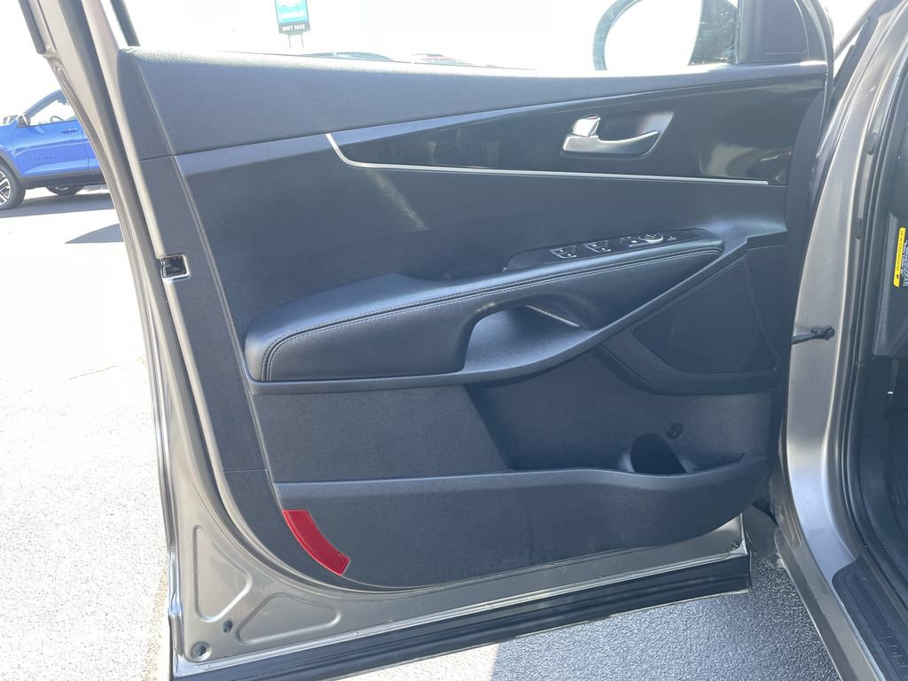 Used 2017 Kia Sorento AWD image 19