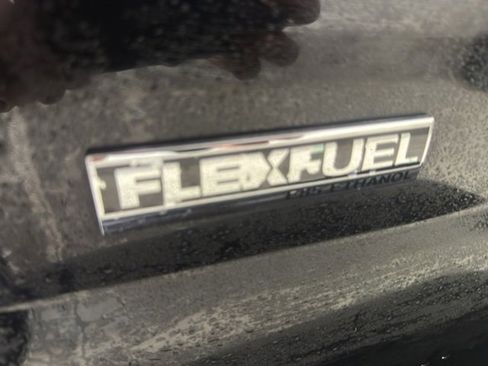 Used 2011 Cadillac Escalade EXT Luxury image 30