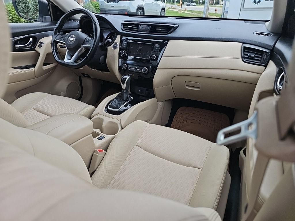 Used 2020 Nissan Rogue SV w/ Sun & Sound Touring Package AWD/4WD image 31