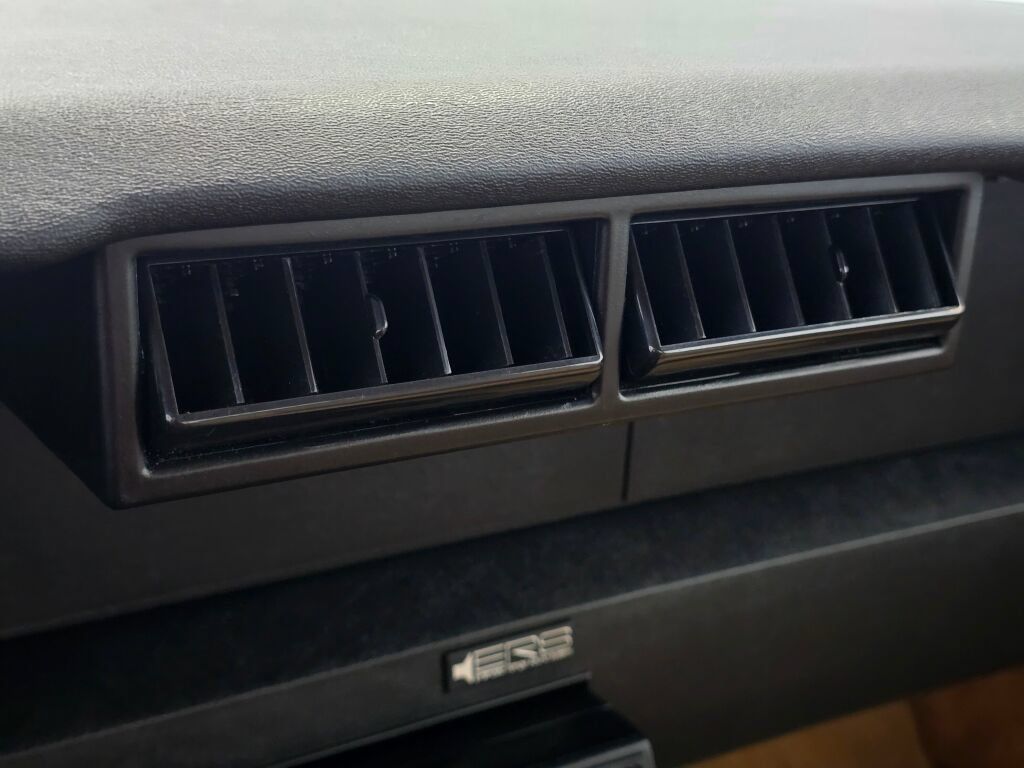 Used 1988 Chevrolet Camaro IROC-Z RWD image 63