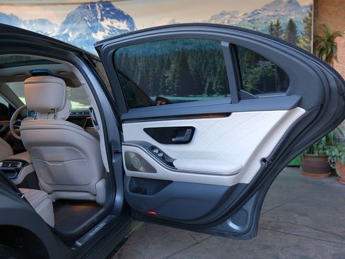 Used 2023 Mercedes-Benz S 580 4MATIC Sedan image 35