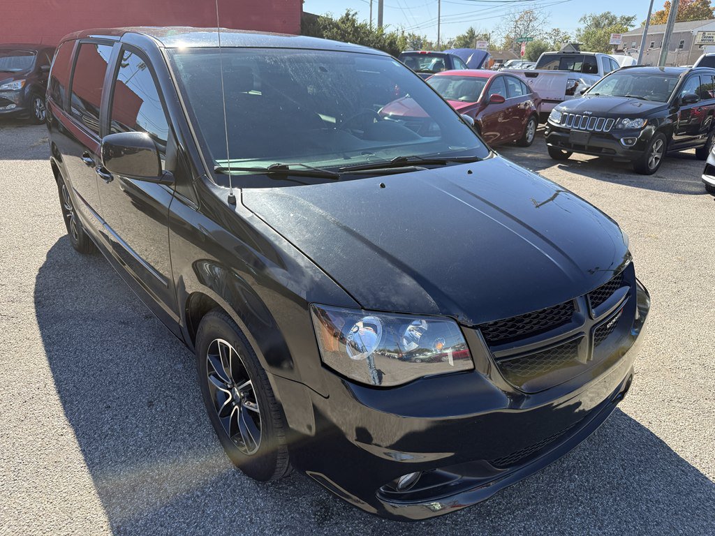 Used 2015 Dodge Grand Caravan SXT w/ Blacktop Package FWD image 1