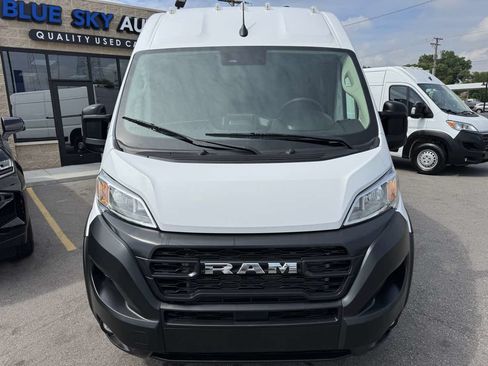 Used 2024 RAM ProMaster 2500 w/ Convenience Group FWD image 2