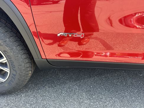 New 2026 GMC Acadia AT4 w/ Luxury Package AWD/4WD image 3
