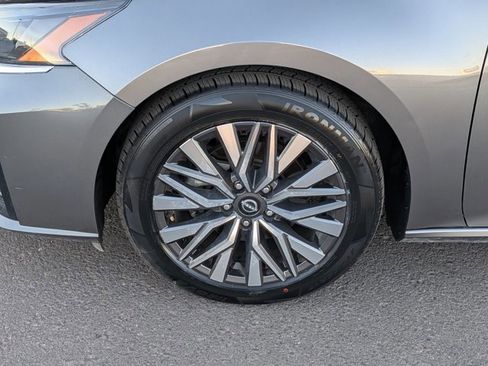 Used 2024 Nissan Altima 2.5 SV image 22