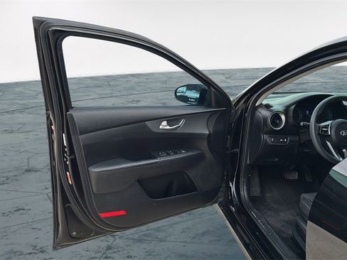 Used 2020 Kia Forte Sedan image 24