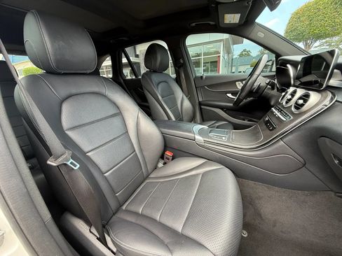 Used 2021 Mercedes-Benz GLC 300 4MATIC image 15