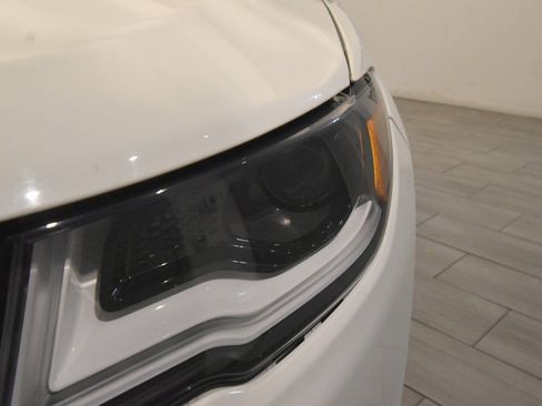 Used 2020 Jeep Compass High Altitude image 9