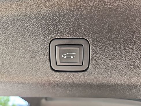 Used 2023 GMC Yukon Denali AWD/4WD image 44