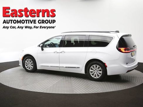 Used 2023 Chrysler Pacifica Limited FWD image 64